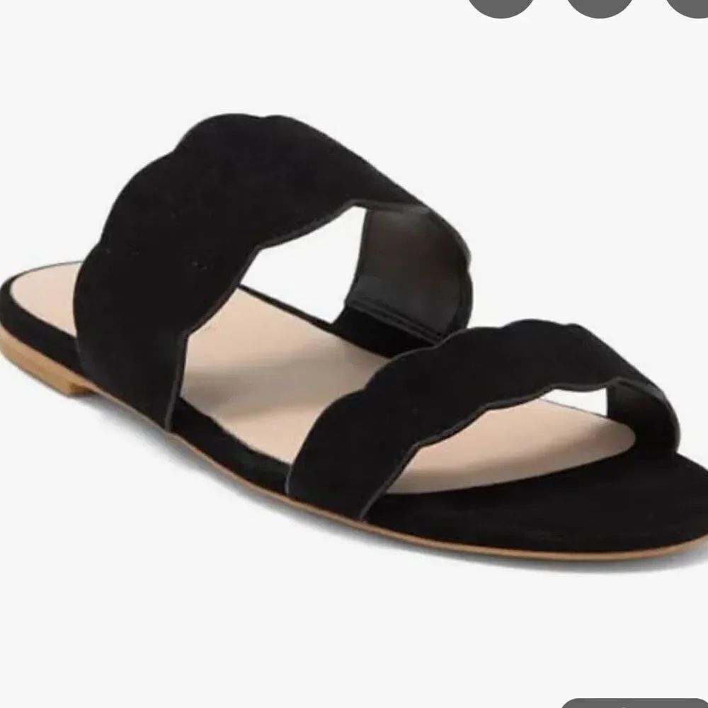 Stuart Weitzman Santorini Black Scallop Slide Sandal